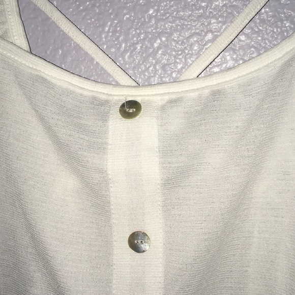 White button up cropped shirt - Picture 2 of 3